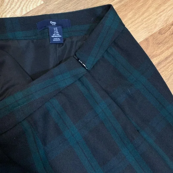 GAP Tartan Mini Skirt - Picture 2 of 4